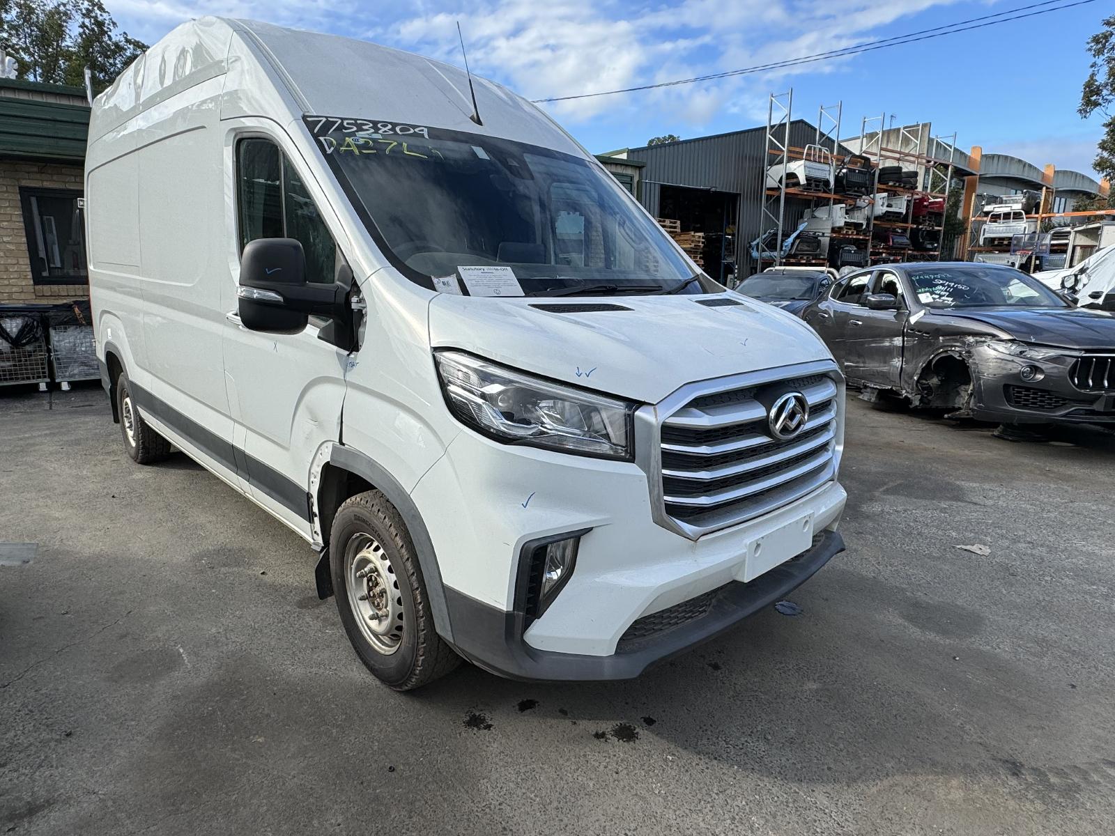 2021 LDV DELIVER 9 HEADREST 07/20