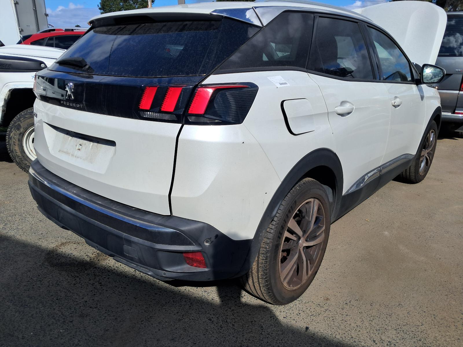 2020 PEUGEOT 3008 HEADREST P84, 10/16-12/23