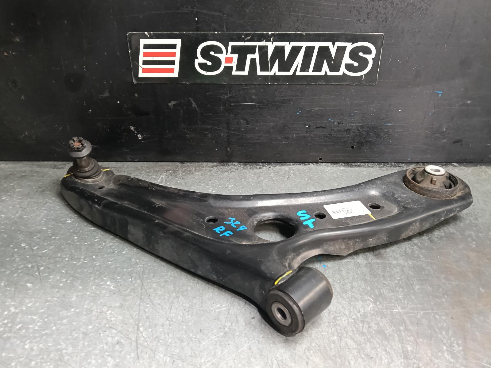 2025 HYUNDAI KONA RIGHT FRONT LOWER CONTROL ARM SX2, 03/23
