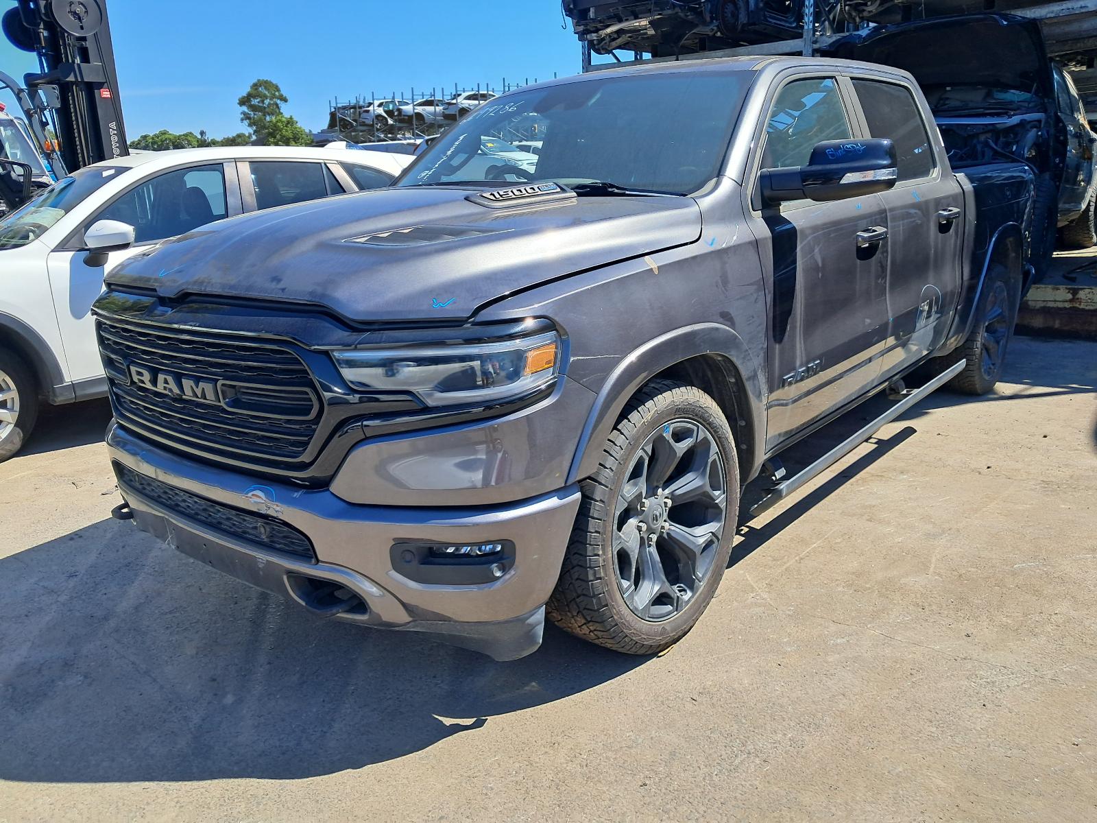 2022 RAM 1500 MISC DT, 12/20- LEFT REAR DOOR RUBBER THAT WINDOW SITS IN DOOR DAMAGED