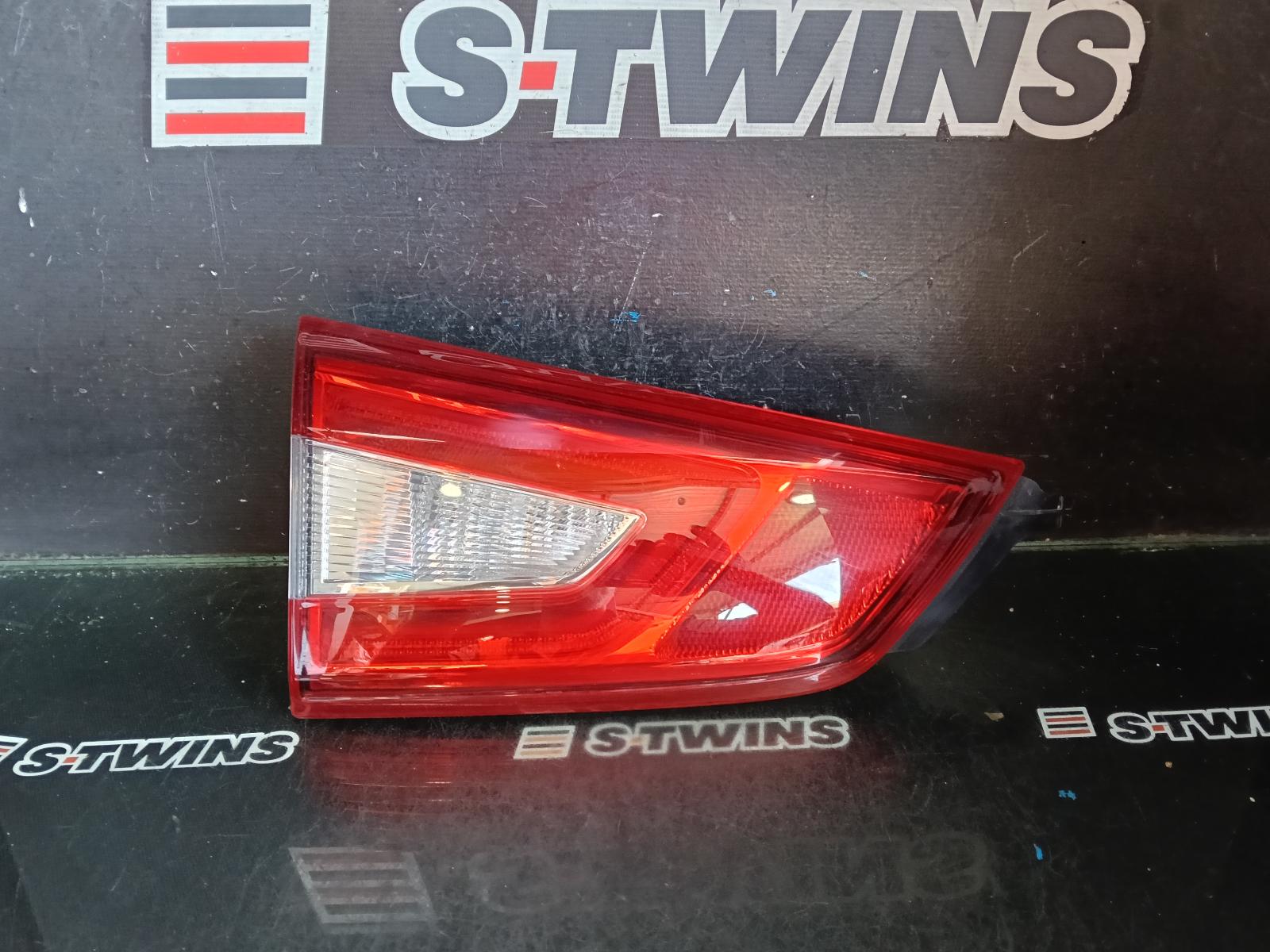 2016 NISSAN QASHQAI REAR GARNISH TAILGATE LAMP (LH SIDE), J11, 12/13-06/17