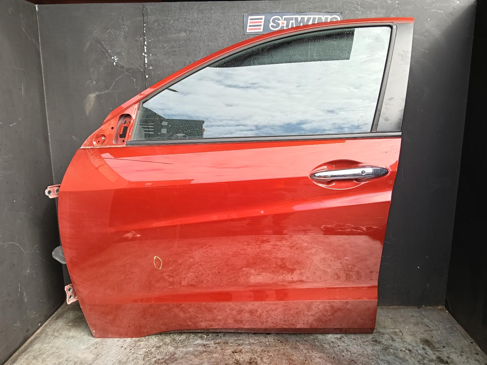 2020 HONDA HRV LEFT FRONT DOOR VTi, 12/14-10/21