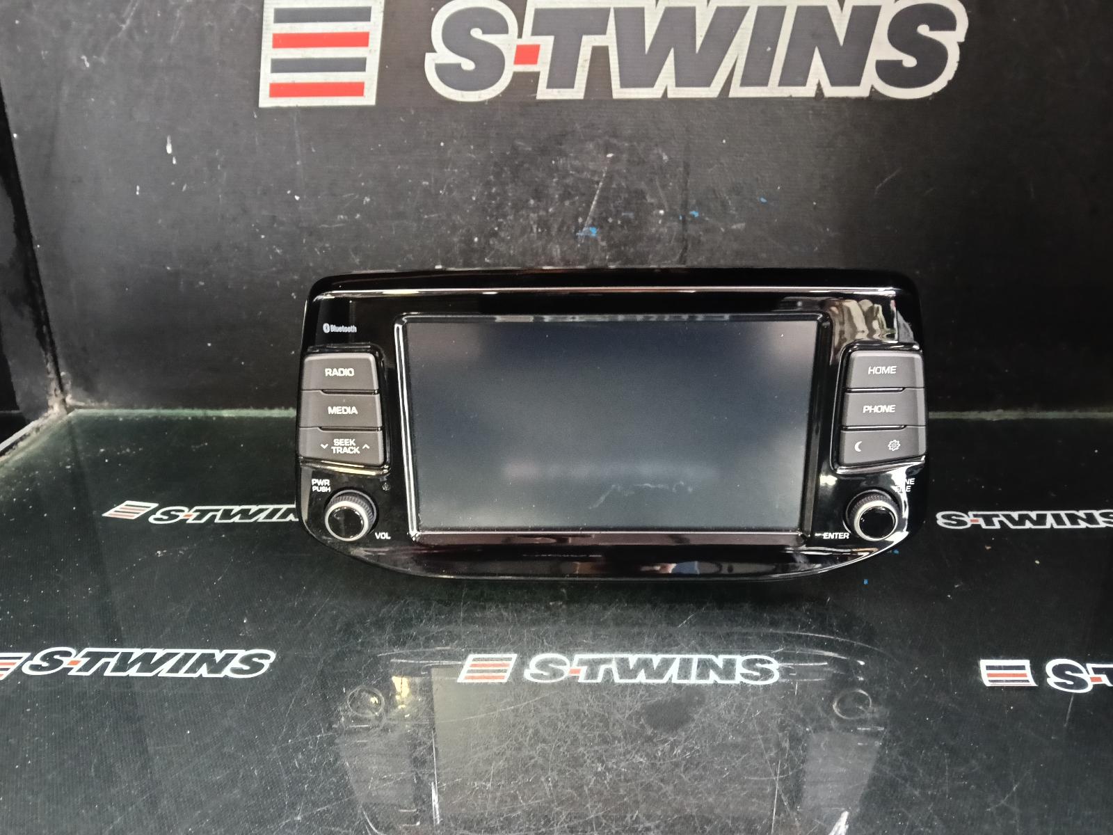 2018 HYUNDAI I30 HEAD UNIT, W/ DISPLAY UNIT, 8IN TOUCHSCREEN, NON SAT NAV/STANDARD AUDIO TYPE, PD, HATCH (S. KOREA VIN KMHH), 03/17-07/20