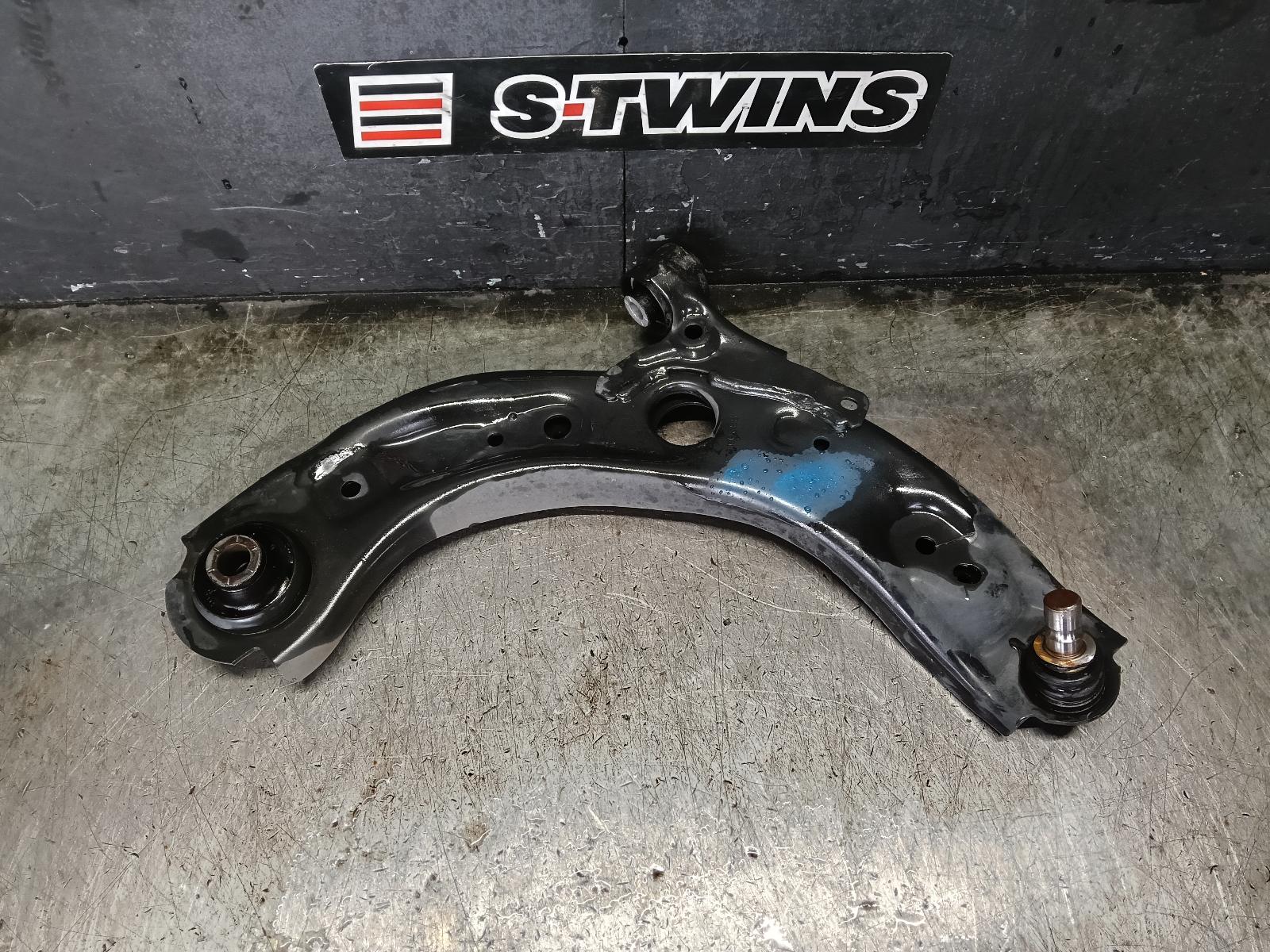 2024 MAZDA CX30 RIGHT FRONT LOWER CONTROL ARM DM, 10/19