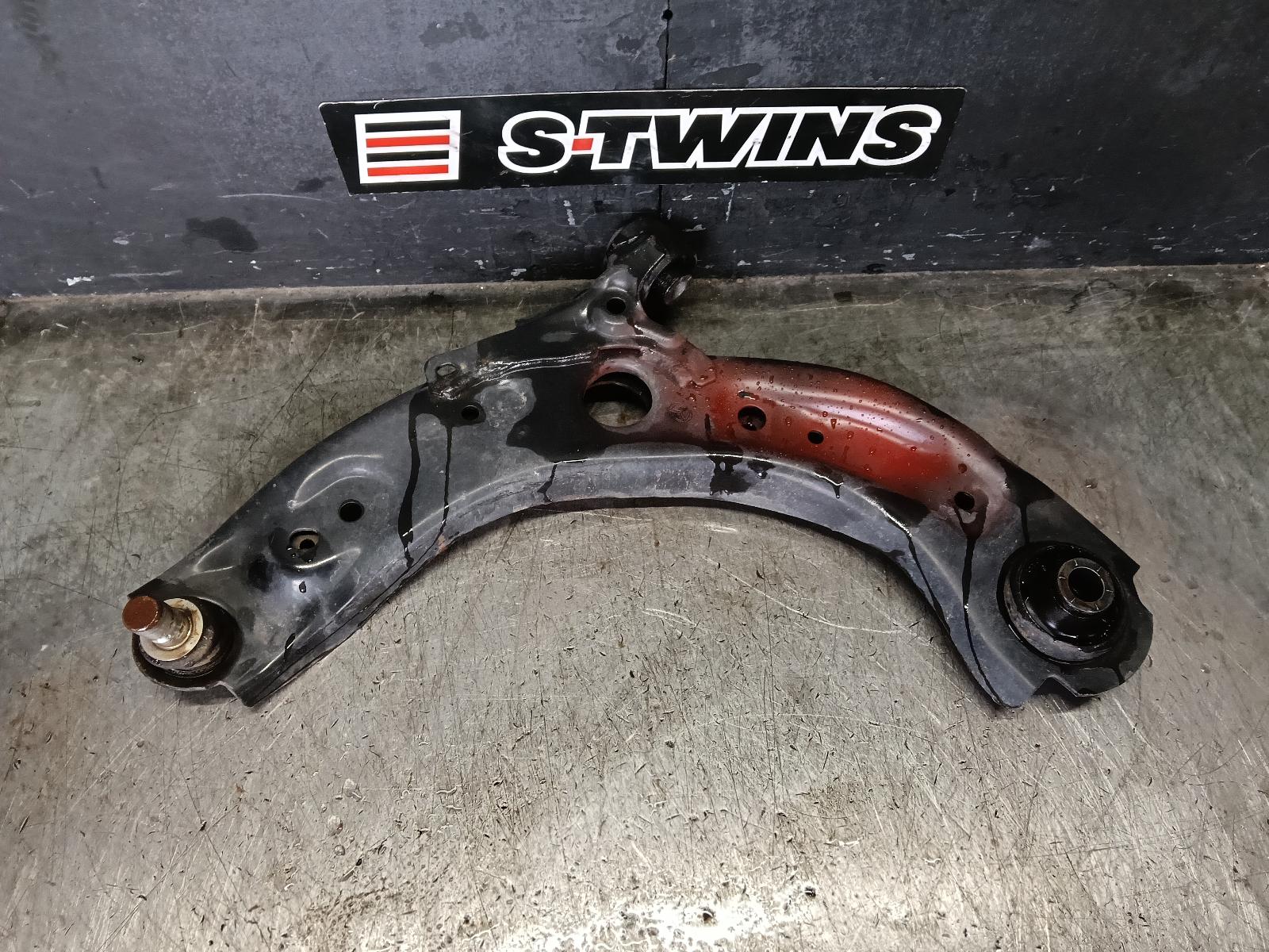 2023 MAZDA CX30 LEFT FRONT LOWER CONTROL ARM DM, 10/19