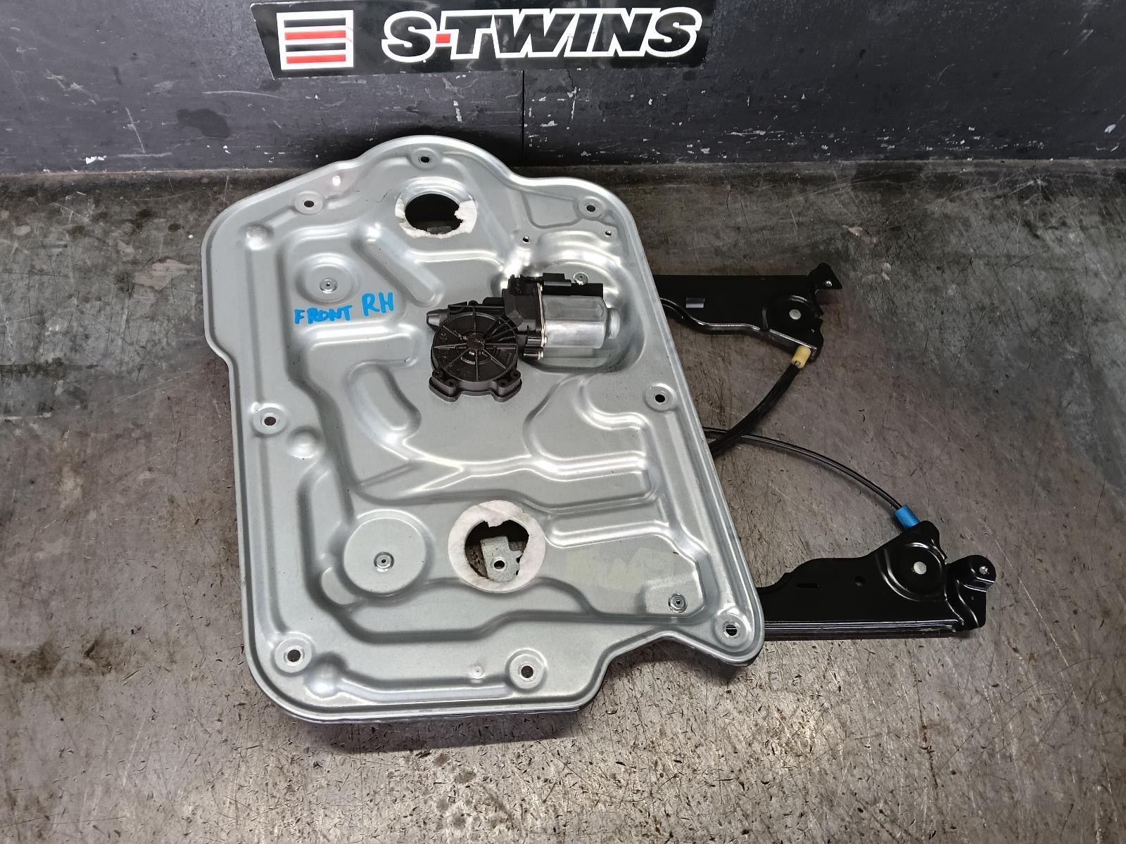 2013 NISSAN DUALIS RIGHT FRONT WINDOW REG MOTOR J10, 10/07-05/14