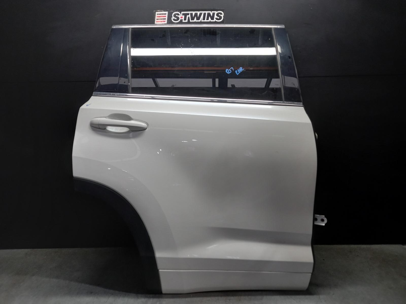 2019 TOYOTA KLUGER RIGHT REAR DOOR SLIDING GSU50/GSU55, 12/13-02/21 0000401914