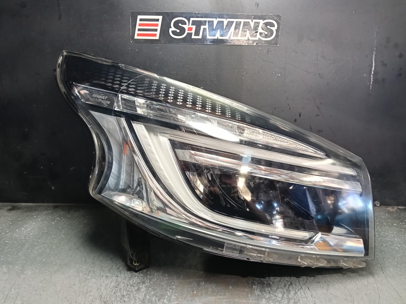 2021 RENAULT TRAFIC RIGHT HEADLAMP X82, W/ LED TYPE, 09/19-12/21 0000421869