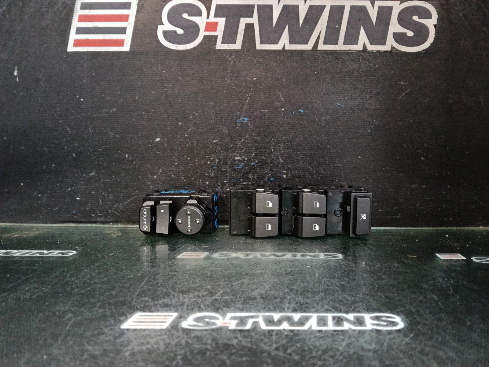 2022 HYUNDAI I30 PWR DR WIND SWITCH PD, RH FRONT (MASTER SWITCH), W/ AUTO TYPE (DRIVER SIDE ONLY), HATCH/FASTBACK/WAGON, 03/17-12/25
