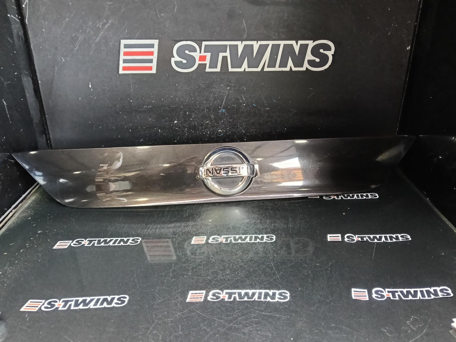 2015 NISSAN QASHQAI REAR GARNISH TAILGATE GARNISH (CENTRE), J11, 12/13-07/21 0000427574