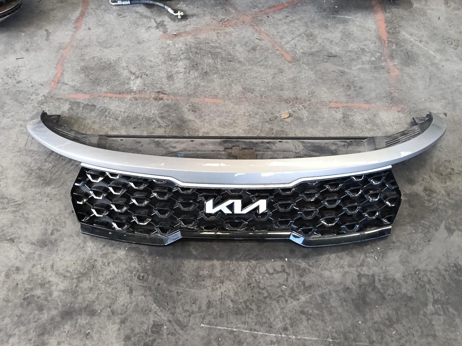 2023 KIA SORENTO GRILLE MQ4, RADIATOR GRILLE, W/ NEW KIA EMBLEM, NON CAMERA TYPE, 02/21-09/23 0000423280