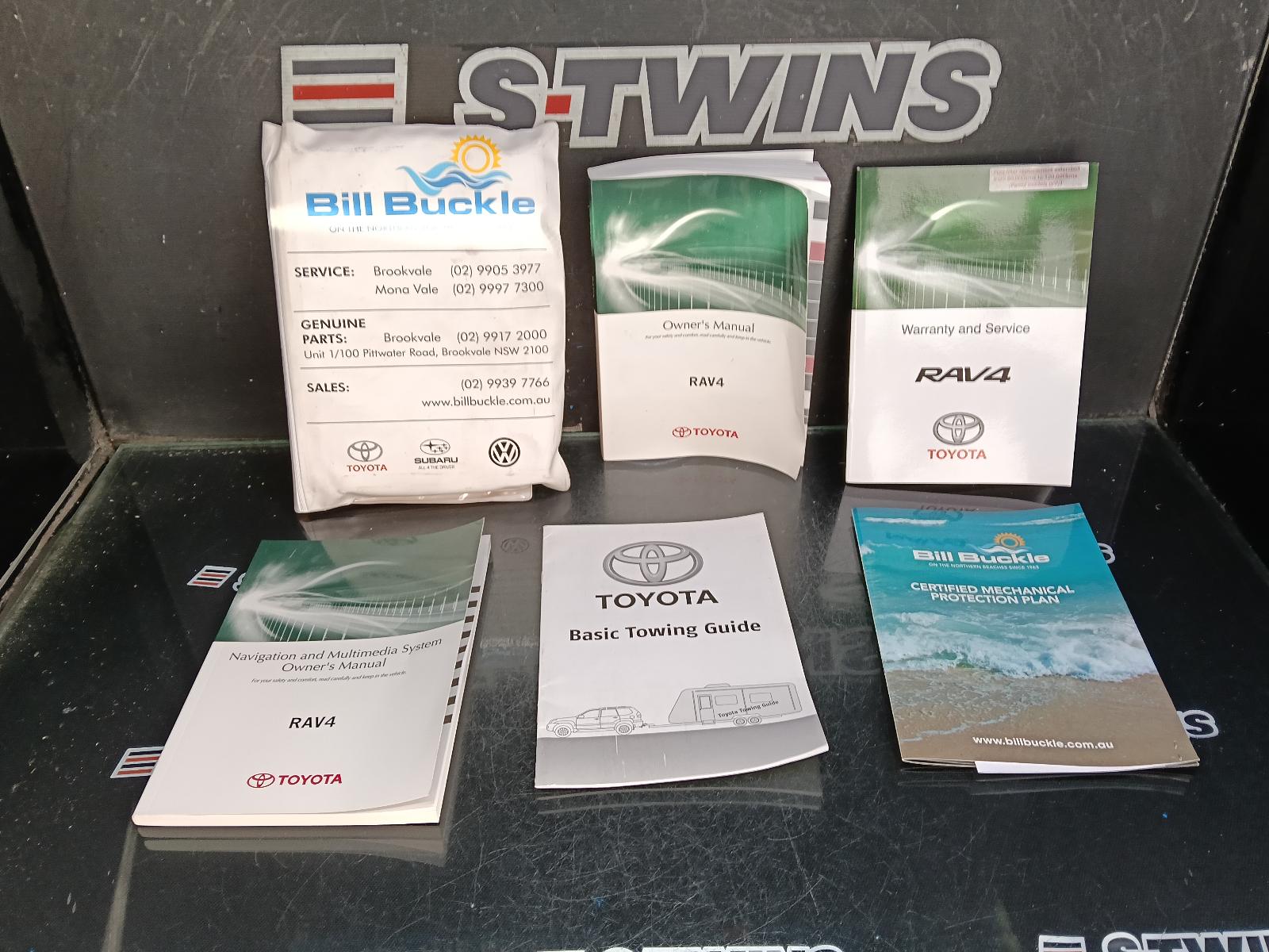 2015 TOYOTA RAV4 OWNERS HANDBOOK XA40, PETROL, 12/12-12/18 0000412223