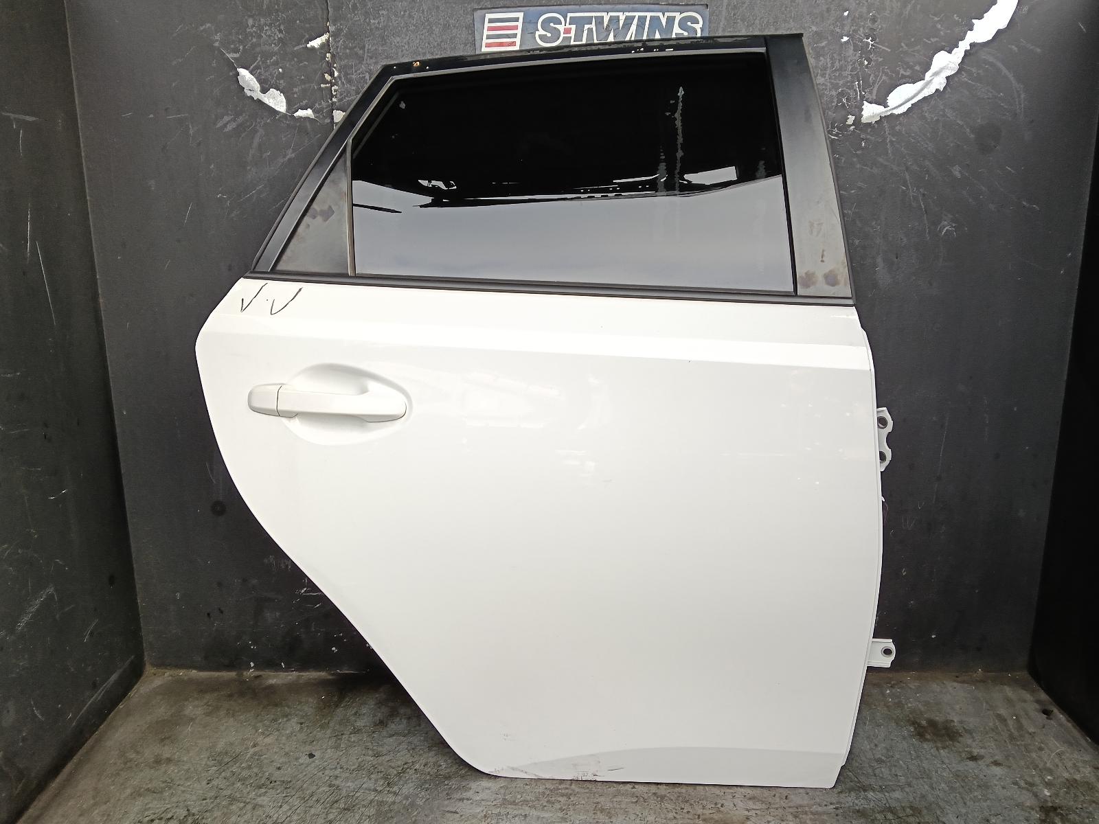 2015 TOYOTA COROLLA RIGHT REAR DOOR SLIDING ZRE182R/ZWE186R, HATCH, 08/12-06/18 0000411844