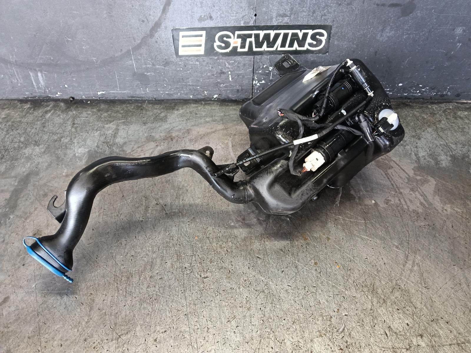 2015 MERCEDES GLA CLASS WASHER BOTTLE X156, W/ H/LAMP WASHER TYPE, 04/14-06/16 0000428852