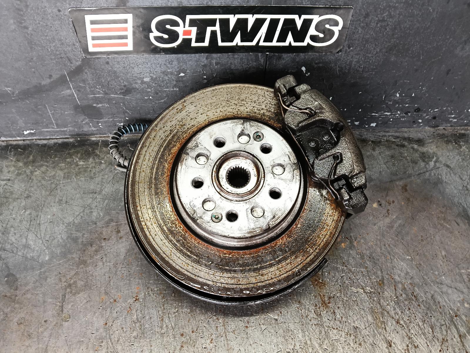 2019 MG ZS RIGHT FRONT HUB ASSEMBLY AZS1, 09/17-06/25