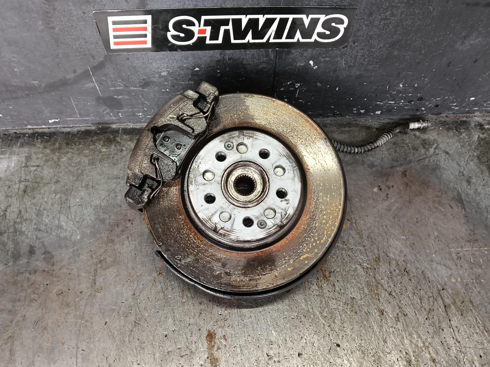 2019 MG ZS LEFT FRONT HUB ASSEMBLY AZS1, 09/17-06/25