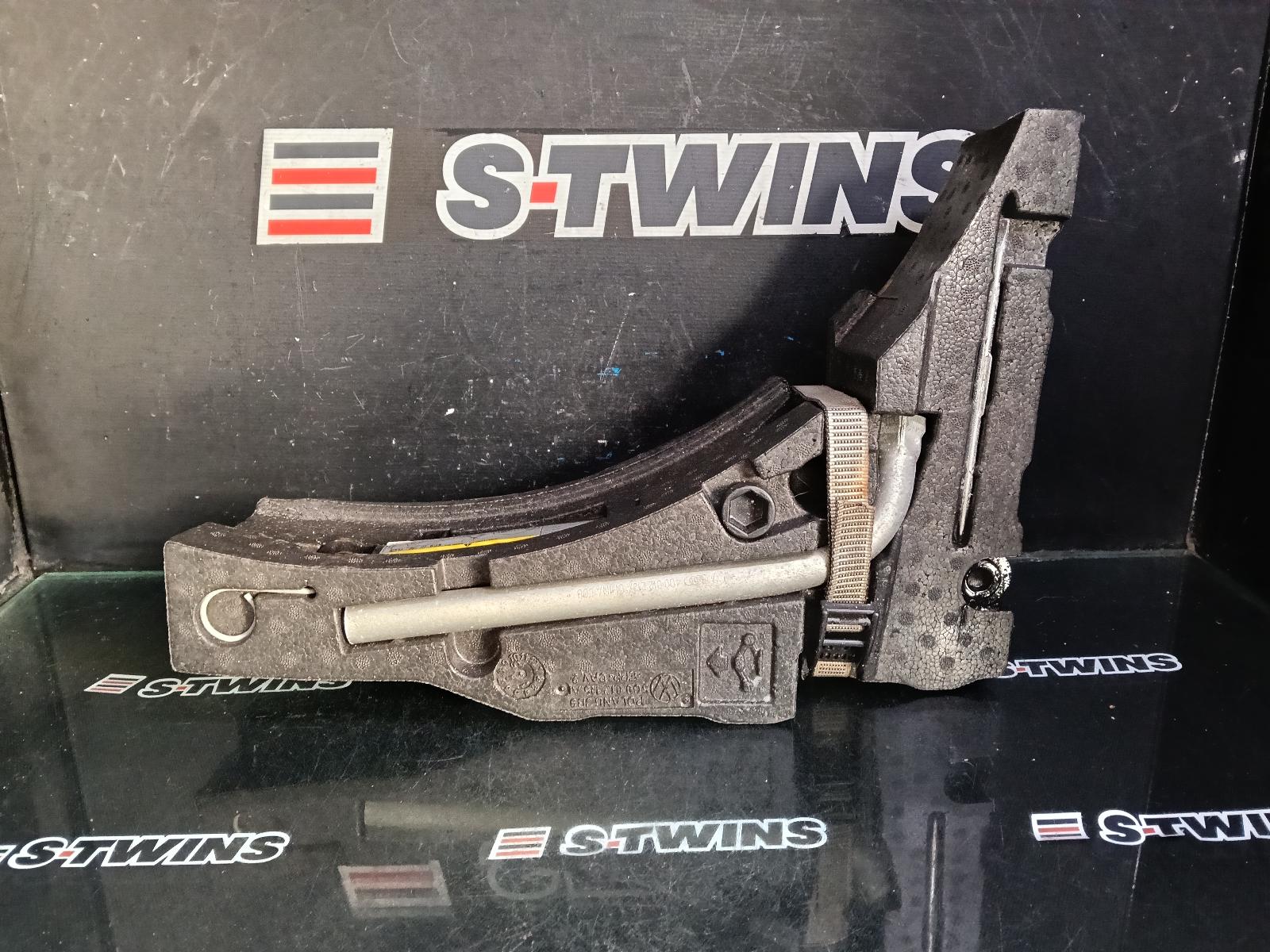 2016 VOLKSWAGEN GOLF JACK TOOL KIT GEN 7, 11/12-08/20 0000407926