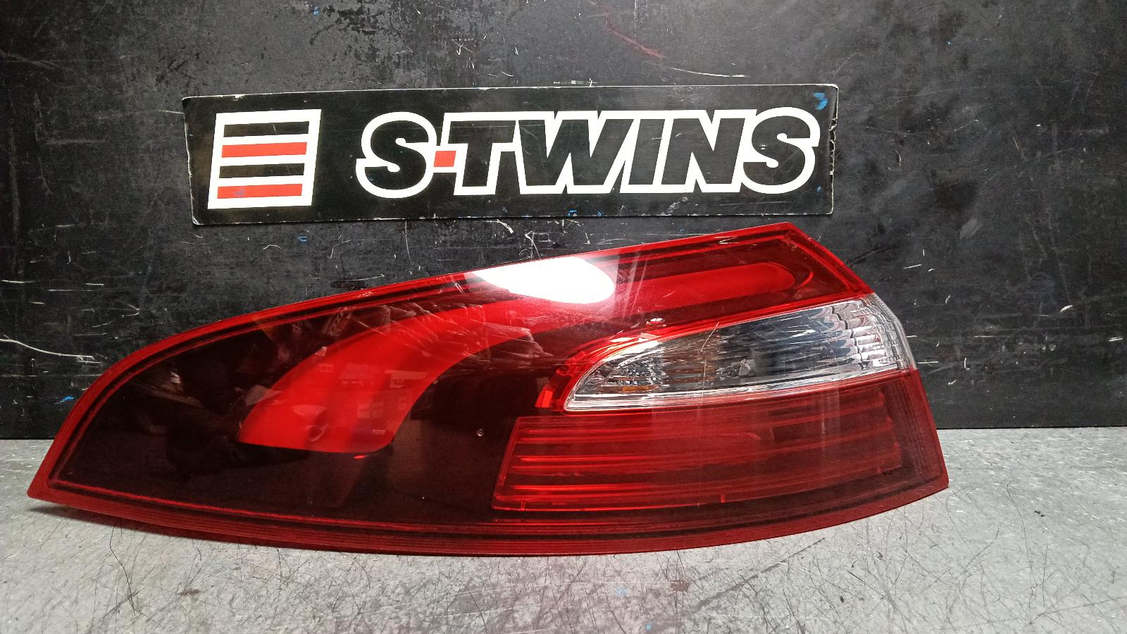 2016 FORD FALCON LEFT TAILLIGHT FGX, SEDAN, 10/14-12/16 0000402598