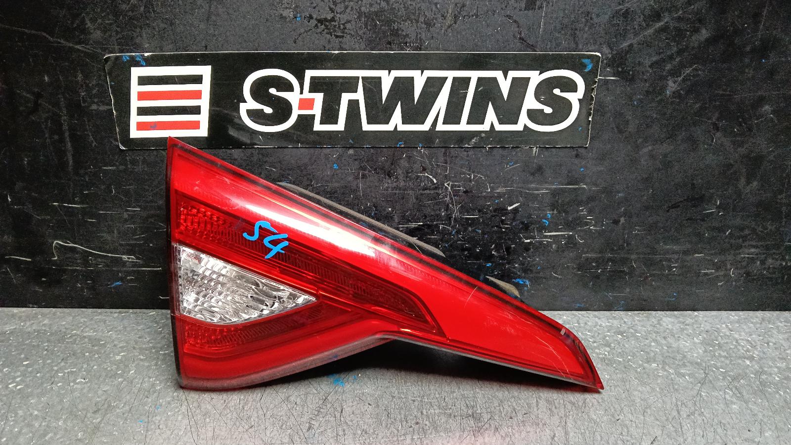 2015 HYUNDAI SONATA REAR GARNISH BOOTLID LAMP (LH SIDE), NON LED TYPE, LF, 10/14-07/17 0000402636