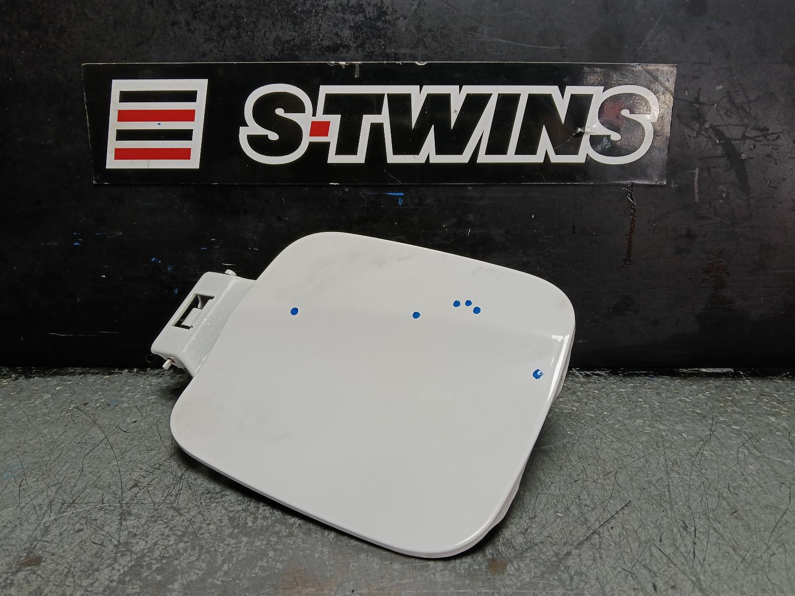 2015 HYUNDAI ILOAD/IMAX FUEL DOOR FILLER FUEL DOOR (SQUARE SHAPE TYPE), TQ, 11/07-03/21 0000430215