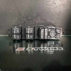 2015 Kia Carnival/Grand Carnival Pwr Dr Wind Switch Rh Front (Master Switch) Non Auto Fold Mirror Switch & Front Only Auto Window Switch Yp 02/15-10/20 0000161767