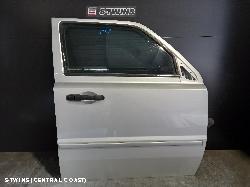 2009 Jeep Patriot Right Front Door Mk Middle Stick On Mould Type 08/07-08/09 0000199680