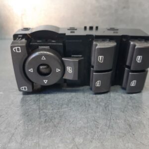 2009 Holden Commodore Pwr Dr Wind Switch Front Centre Masterswitch 4 Door Black Ve 08/06-04/13 0000072238