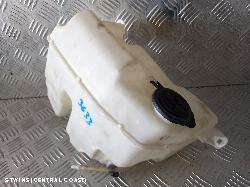 2009 Toyota Hiace Washer Bottle 0000142624