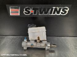 2010 Ford Ranger Master Cylinder 0000176186