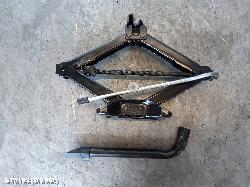 2007 Volvo S40 Jack Tool Kit 0000101317