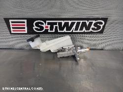 2012 Holden Colorado Master Cylinder 0000157759