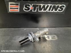 2016 Toyota Hilux Master Cylinder 0000167035