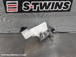 2017 Toyota Hilux Master Cylinder 0000154693