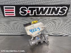 2016 Volkswagen Amarok Master Cylinder 0000154882
