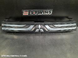 2012 Mitsubishi Outlander Grille 0000182025