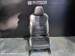 2016 Hyundai Veloster Front Seat 0000163648