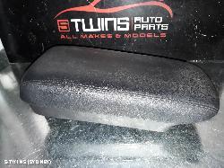 2015 Mitsubishi Outlander Console 0000032893