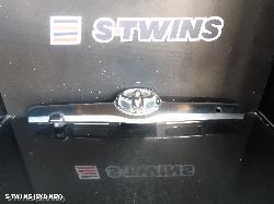 2010 Toyota Camry Rear Garnish 0000126251