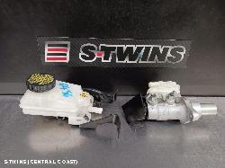 2017 Nissan Pathfinder Master Cylinder 0000239961
