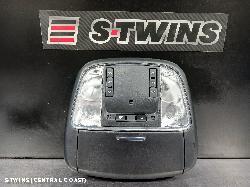 2018 Chrysler 300C Courtesy Light Lx2 12/11-12/21 0000229328