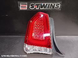 2018 Chrysler 300C Left Taillight Lx2 Red Insert Type 01/15-12/21 0000250548