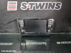 2015 Skoda Octavia Radio Cd Dvd Sat Tv Display/Head Unit Ne 11/13-09/20 0000254041