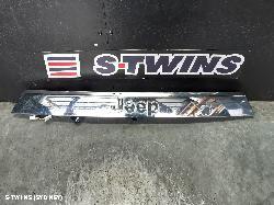 2011 Jeep Grandcherokee Rear Garnish Tailgate Garnish (Centre) Suit W/ Reverse Camera Type Wk 10/10-03/13 0000135694