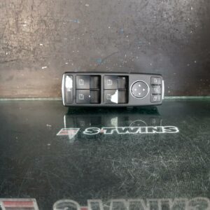 2013 Mercedes A Class Pwr Dr Wind Switch Rh Front (Master Switch) W176 W/ Folding Mirrors Type 09/12-03/18 277716
