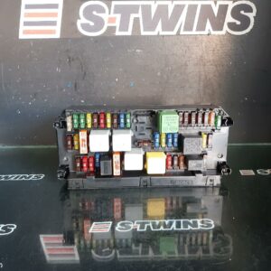 2012 Mercedes C Class Fuse Box Engine Bay Petrol W204/S204/C204 07/07-01/15 300415