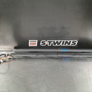2019 Holden Acadia Hatch Strut Ac 08/18-12/20 302226