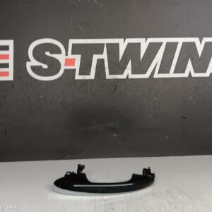 2022 Mercedes Glc Class Door Handle C254 Lh Front Outer Colour Coded W/ Chrome Insert Type Coupe 10/22- 311175