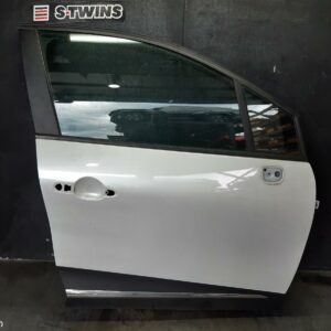 2017 Renault Captur Right Front Door J87 06/17-12/20 313470