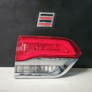 2014 Jeep Grandcherokee Rear Garnish Tailgate Lamp (Lh Side) Wk Laredo/Overland/Summit/Limited Chrome Bezel 04/13-02/22 310751