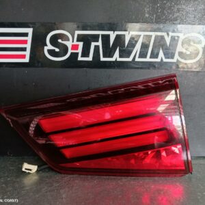 2017 Mitsubishi Outlander Rear Garnish Tailgate Lamp (Rh Side) Zk-Zl 04/15-07/21 317485